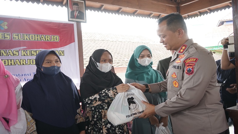 Edukasi Stunting, Polres Sukoharjo Beri Nutrisi Tambahan untuk Ibu Hamil dan Balita