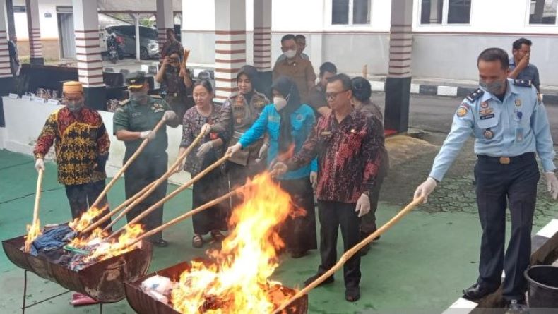 Kejari Bangka Musnahkan 3,4 Kilogram Sabu dan 388 Butir Ekstasi