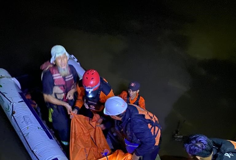 Punya Riwayat Epilepsi, Pengendara Motor Tewas Tercebur di Kali Angke