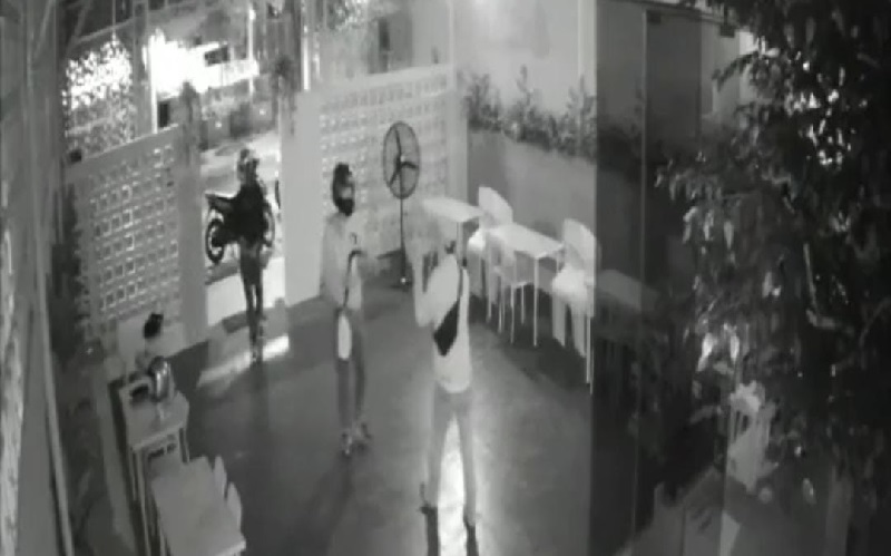 Viral 2 Orang Bersajam Rampok Toko Durian di Pondok Indah, Bawa Kabur Rp300.000