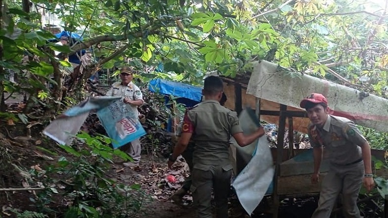 Diduga untuk Mesum, Pondokan Kafe di Aceh Barat Dibongkar Paksa Petugas