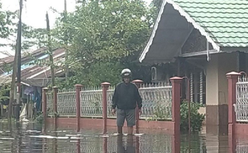Puluhan Warga Singkawang Tengah Mengungsi akibat Banjir