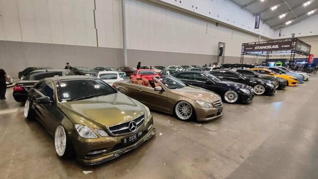 Ratusan Mobil Modifikasi Adu Keren di The Elite Showcase 2023, Peserta Membludak 