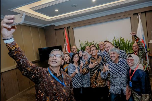 Menparekraf Patok Target Tinggi untuk Kunjungan Wisatawan 2023 Ini