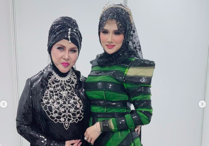 Konser Dewa 19 Sukses di JIS, Ahmad Dhani Diberi Ciuman oleh 2 Perempuan Ini 