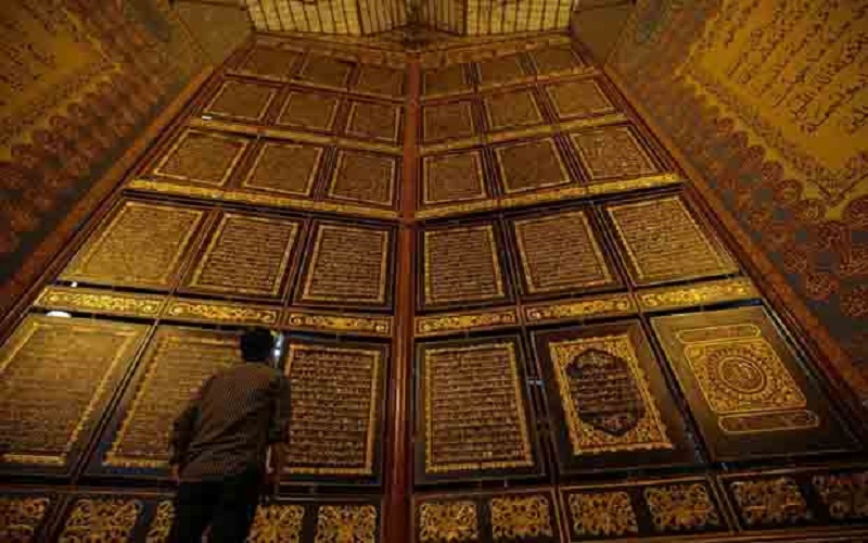 Al Quran Terbesar di Dunia Ternyata di Palembang, Ketinggiannya Kalahkan Ruko 3 Lantai 