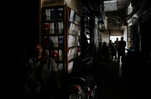 Ekonomi Pakistan di Ambang Kehancuran: Listrik Padam, Mata Uang Anjlok, Harga Melonjak