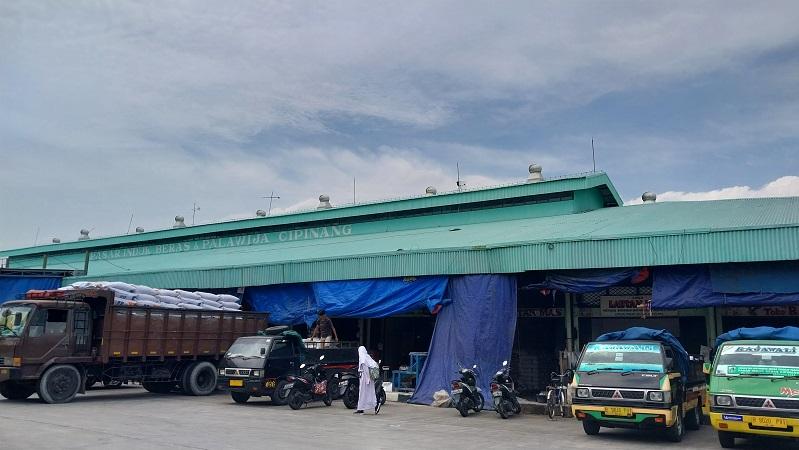 Pedagang Keluhkan Kelangkaan Beras: Pasokan dari Daerah Berkurang 95 Persen