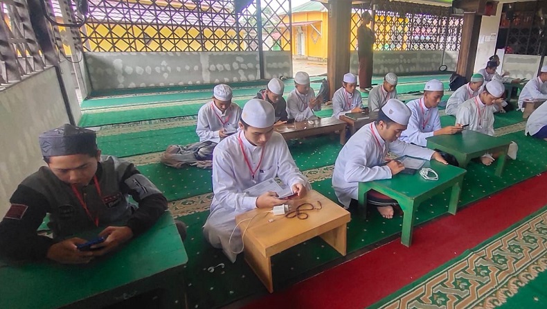 6.727 Santri Diniyah Ikuti Ujian Nasional Kejar Ijazah Formal, Terus Bertambah sejak 2018