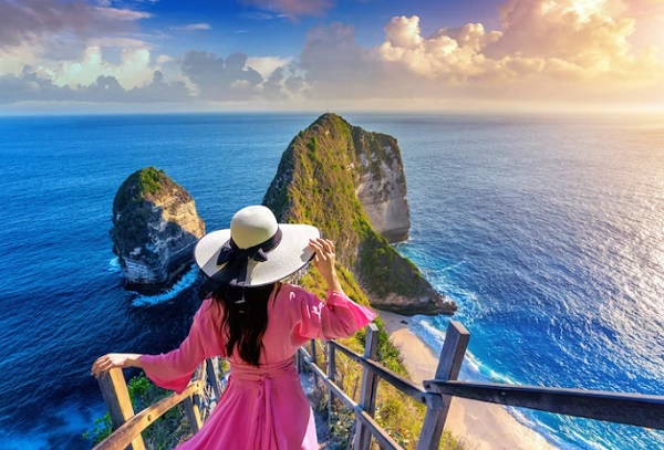 7 Contoh Kegiatan Ekonomi di Bidang Pariwisata, Apa Saja?