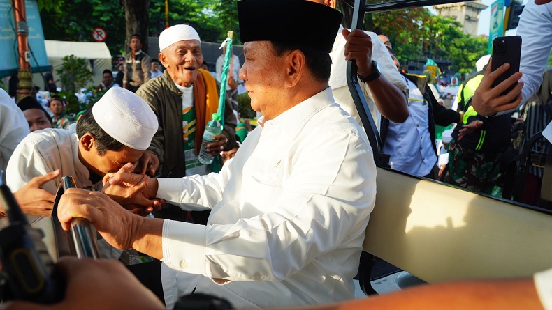 Momen Prabowo Dampingi Jokowi di Peringatan Satu Abad NU