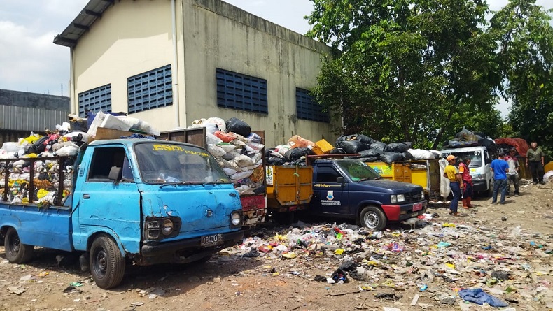 Sehari 26 Ton Sampah di KBB Tak Terangkut akibat TPA Sarimukti Bermasalah