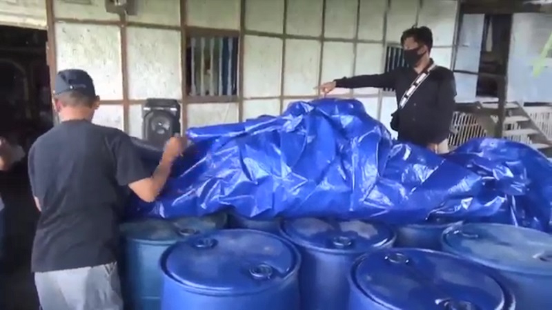 Kronologi Polisi Gerebek Rumah Warga yang Diduga Timbun 3 Ton BBM Jenis Solar Subsidi