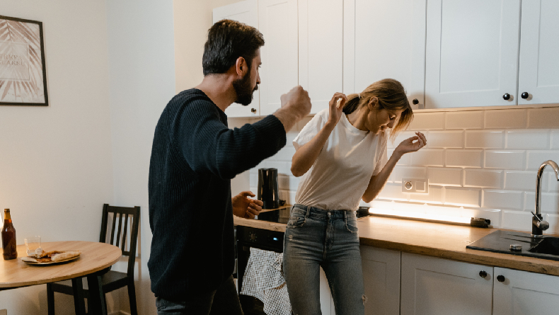 Ciri-ciri Pasangan yang Berpotensi KDRT Saat Menikah, Kenali Sejak Dini!