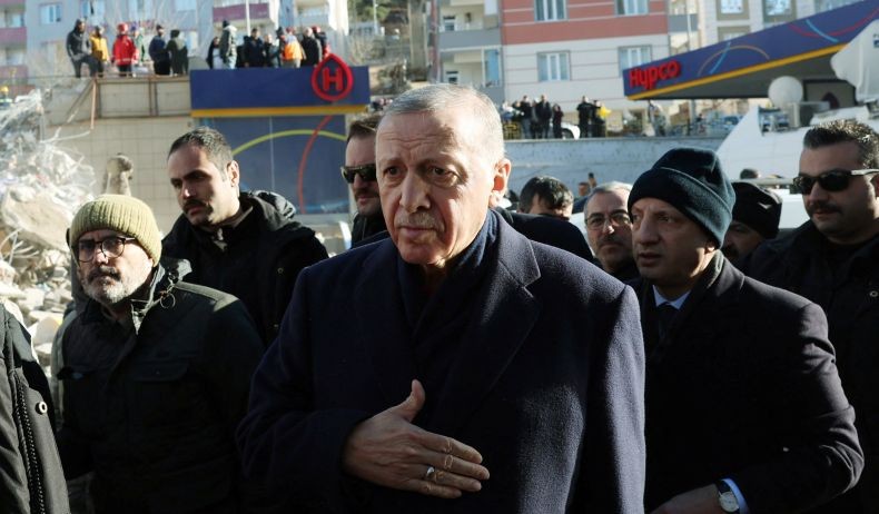 Korban Tewas Gempa Turki Tembus 14.000, Erdogan Janji Bangun Gedung Baru dalam Setahun