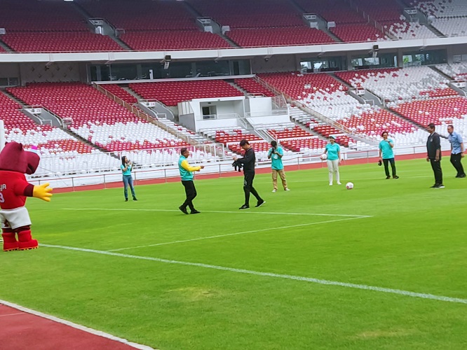 Simbolis 100 Hari Jelang Piala Dunia U-20 2023, Menpora hingga Shin Tae-yong Tendang Penalti 