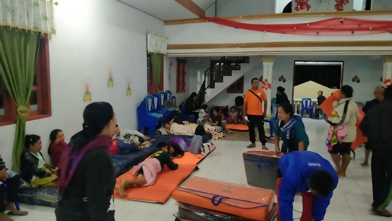 73 Warga Sitaro Mengungsi, Guguran Lava Gunung Karangetang Masih Berbahaya
