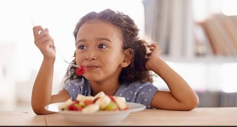 Orang Tua Harus Tahu, Apa Saja Nutrisi Penting untuk Tumbuh Kembang dan Kesehatan Anak