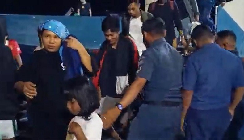 Kapal Mati Mesin, Ratusan Penumpang KM Mekar Teratai Dievakuasi di Tengah Laut Tidore
