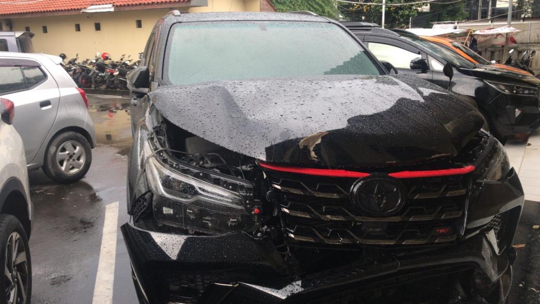 Penampakan Mobil Fortuner Ringsek Milik Pelaku Aksi Koboi di Senopati