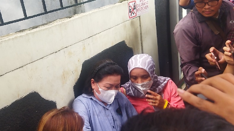 Ferdy Sambo Dihukum Mati, Keluarganya Menangis Histeris di PN Jaksel