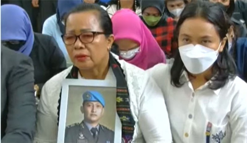 Sidang Vonis Ferdy Sambo, Ibu Brigadir J : Semoga Dapat Hukuman Sepantasnya