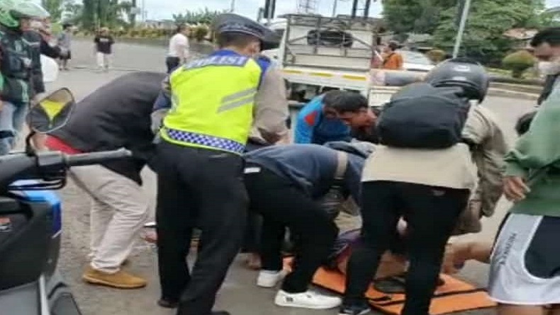 Kronologi Truk Lindas Pasutri di Purwakarta, Korban Potong Jalur 