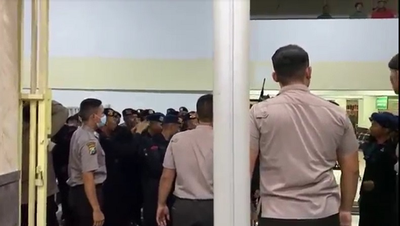 Kapolri Tegur Kapolda Jatim gegara Brimob Bikin Gaduh di Sidang Tragedi Kanjuruhan