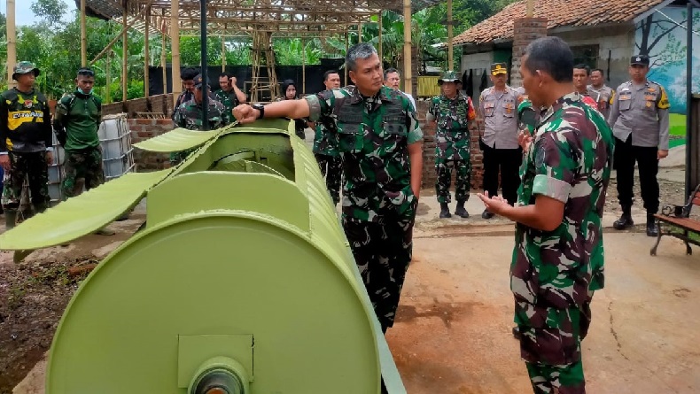 Sektor 18 Buat Inovasi Mesin Pengaduk-Pengering Pupuk, Atasi Sampah Organik di Sungai Citarum