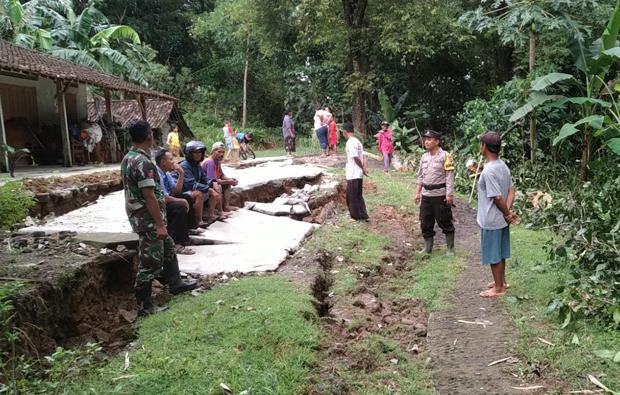 Cuaca Ekstrem, Sejumlah Titik di Gunungkidul Terendam Banjir dan Longsor