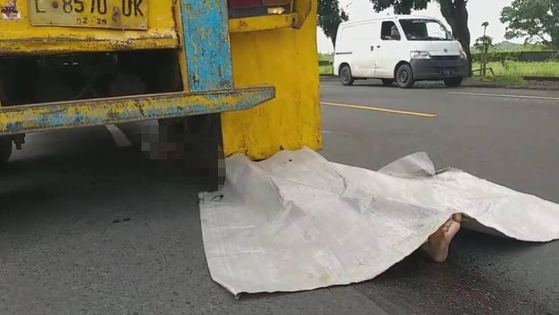 Kecelakaan Maut di Jalur Pantura Pasuruan, IRT Naik Motor Tewas Terlindas Tronton