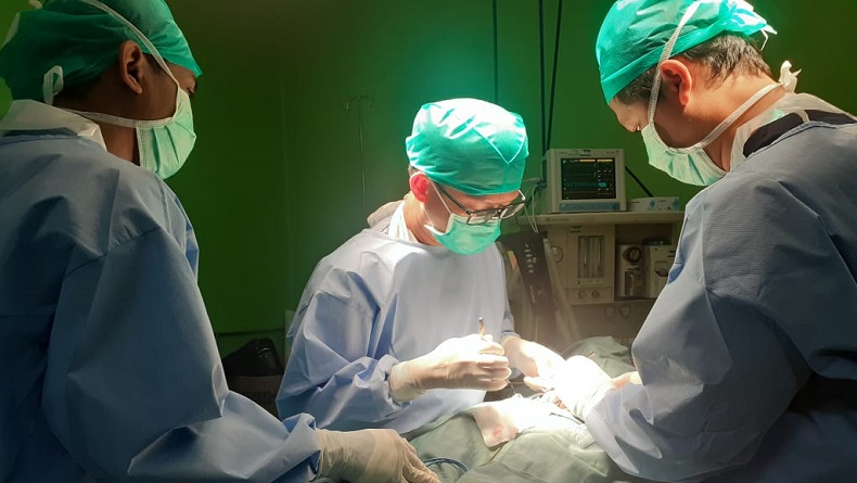 Pasien Sambut Antusias Operasi Hernia Gratis MNC Peduli di Sukabumi