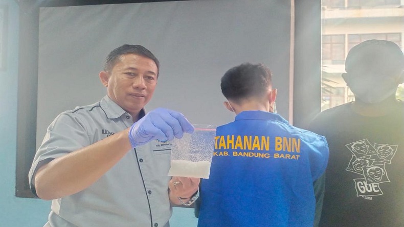 BNN Tangkap Pengedar Narkoba di KBB dan Sita Barang Bukti 24,3 Gram Sabu