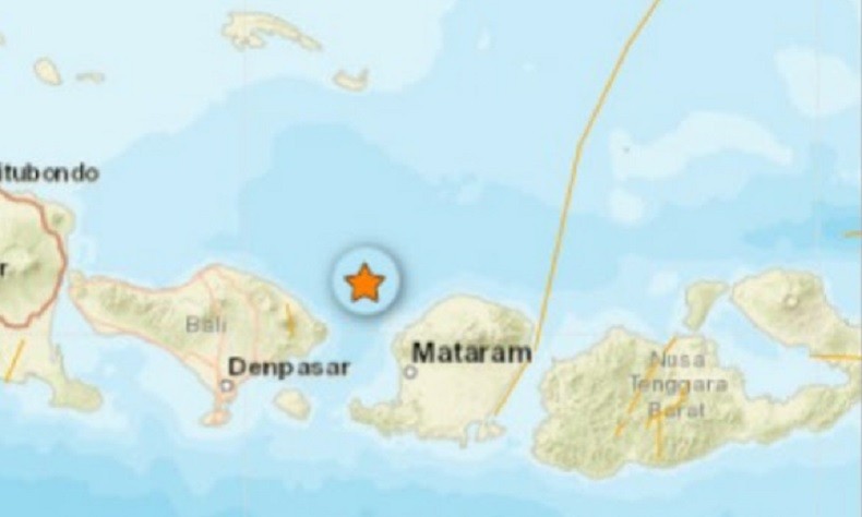 Panik Rasakan Gempa, Warga Lombok Barat Lari Keluar Rumah