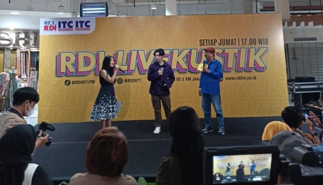 Paolo Lee hingga Dessy Kus Endang Sukses Menghibur Food Court ITC Cempaka Mas