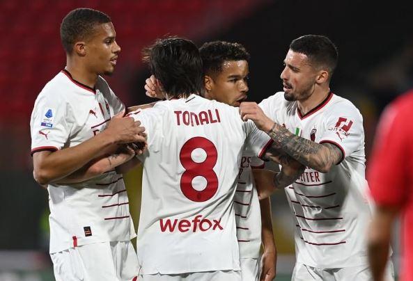 AC Milan Libas Monza, Stefano Pioli Soroti Pertahanan I Rossoneri