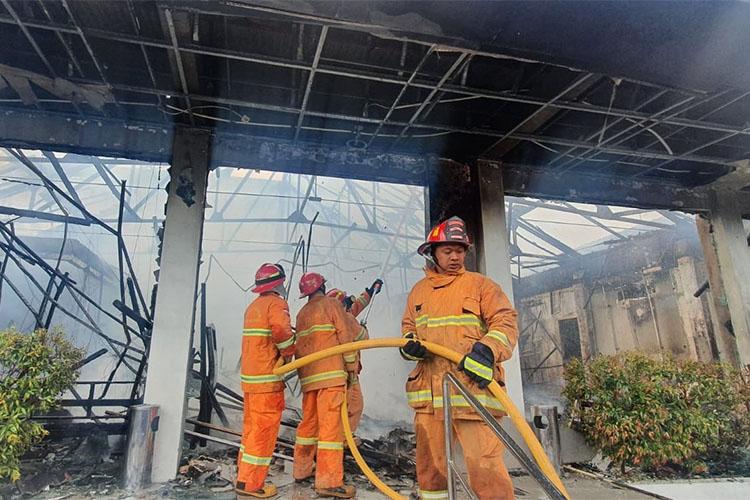 Breaking News! Kantor Bank BTPN di Bintaran Yogyakarta Terbakar