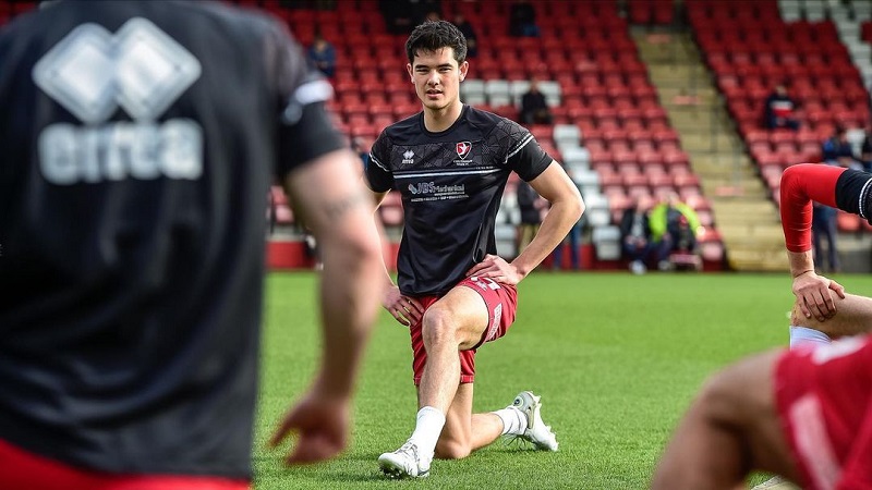 Elkan Baggott Starter, Bek Indonesia Gagal Bawa Cheltenham Town Menang di Laga Debut