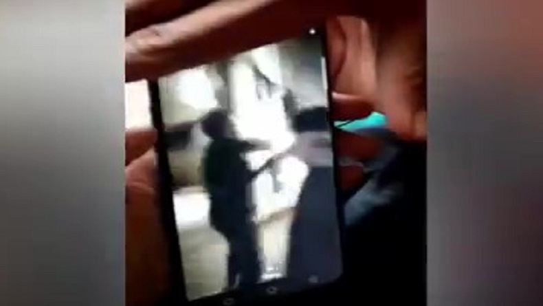 Beredar Video Perundungan Siswi di Bandung, Korban Nangis Sambil Tutup Muka 