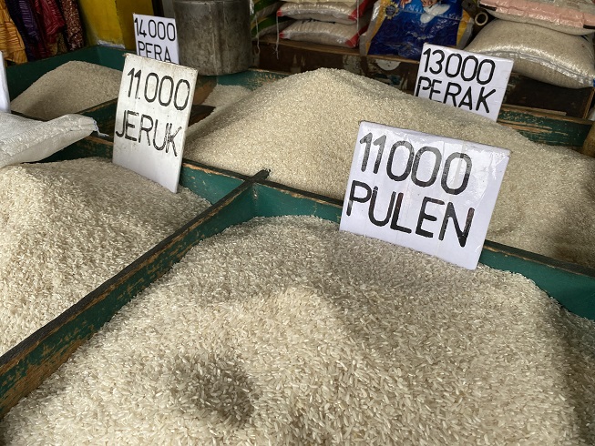 Harga Beras Makin Mahal, Ada yang Dijual Rp800.000 per Karung