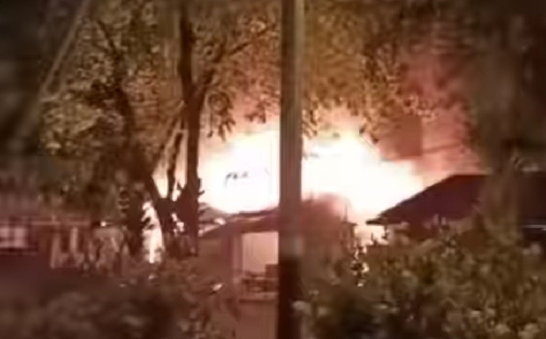 Kebakaran Depan Kantor Gubernur Kalbar, Kios Rumah Makan Dilalap Api