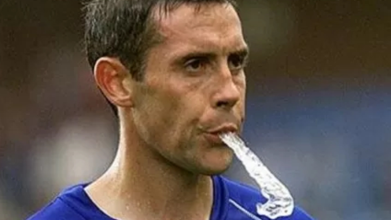 Kenapa Pemain Bola Kerap Meludah di Lapangan? Ternyata Bukan Tidak Sopan