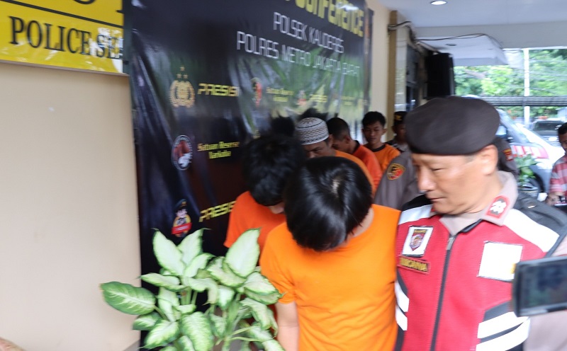 Tipu Korban dengan Tuduhan Gunakan Narkoba, 4 Polisi Gadungan di Kalideres Diringkus
