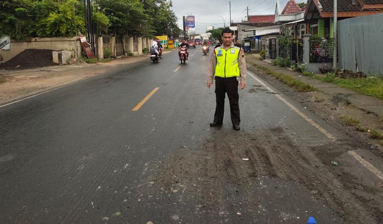  Bus Tabrak Motor di Jalan Nasional Blora-Cepu, Pengendara Tewas