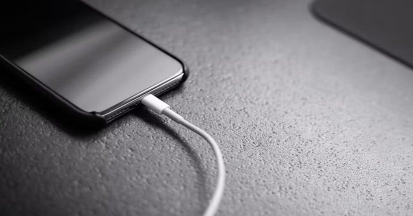 Cara Memperbaiki Konektor HP yang Rusak