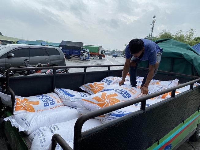 Pedagang Pasar Induk Cipinang Bantah Beras Bulog Kosong, tapi Utamakan Langganan