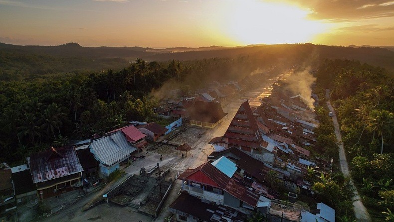 Kampung Unik di Nias, Pria Dianggap Dewasa jika Bisa Lompati Batu Setinggi 2 Meter