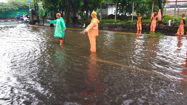 Update Banjir Jakarta Hari Ini: 21 RT dan 11 Ruas Jalan Terendam