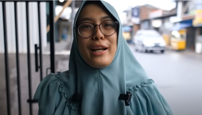 Resign dari Bank, Perempuan Ini Jual Piscok Lumer Hasilkan Omzet Jutaan Sehari