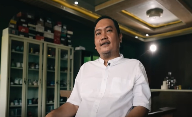 Resign dari PNS Sukses jadi Juragan Jersey Punya 150.000 Reseller, Koleksi Mobil Mewah